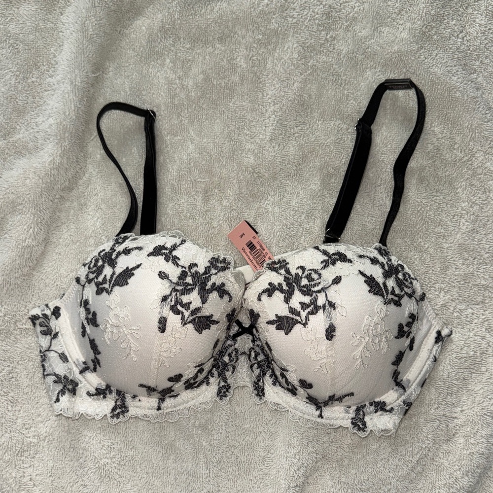 Victoria's Secret Black and White Floral Lace Bra